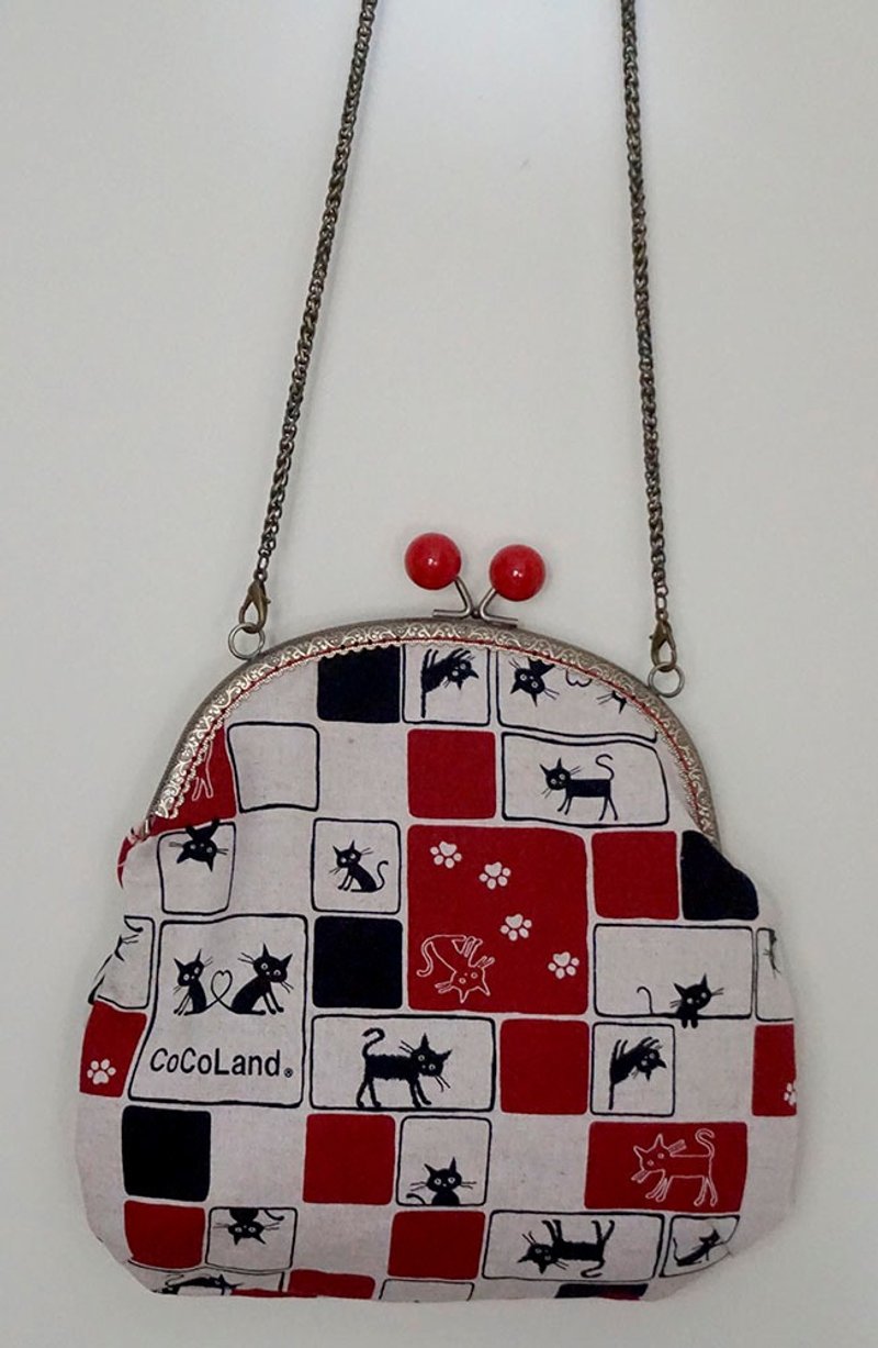 Cat Candy Kiss Lock Bag Side Shoulder Bag - Other - Cotton & Hemp Red