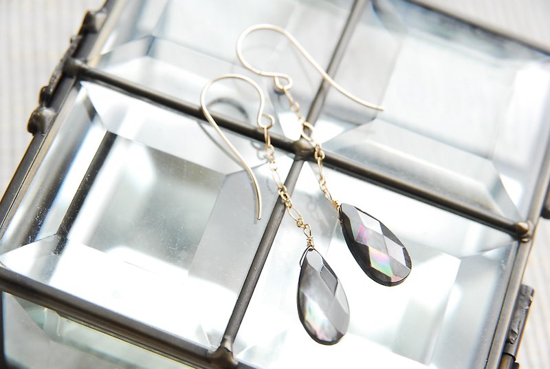 High quality black shell figaro chain earrings 14kgf - Earrings & Clip-ons - Shell Black