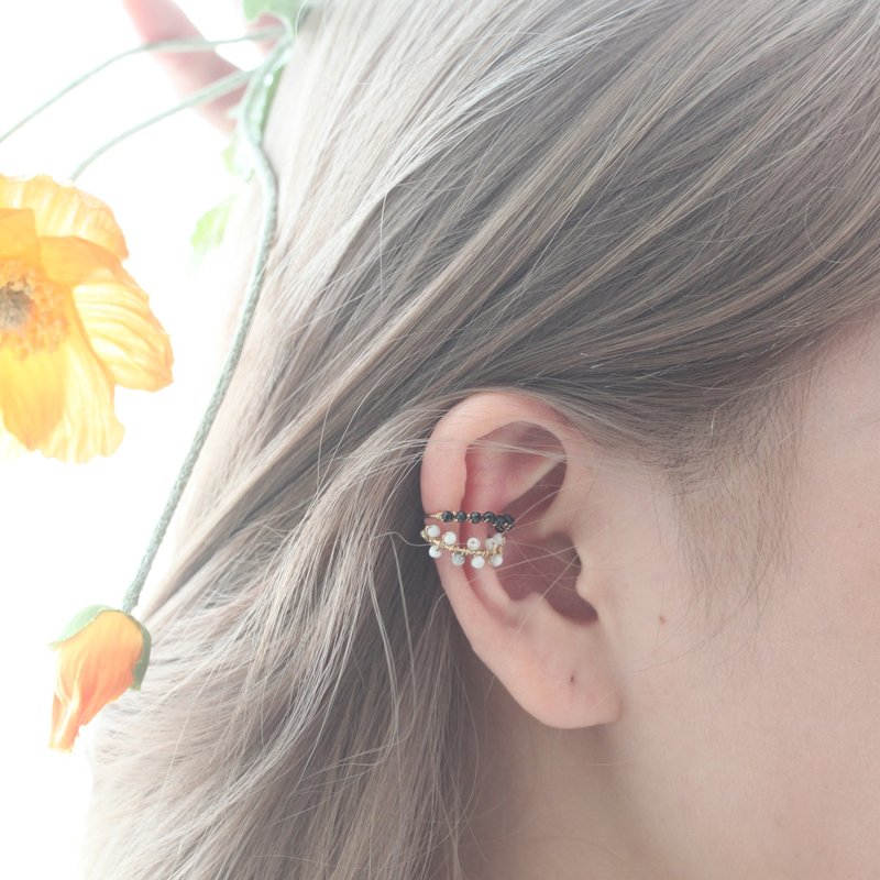 Sylvie - Forest - represents the beauty and mystery of nature black Stone 14KGF ear cuff - ต่างหู - คริสตัล สีดำ