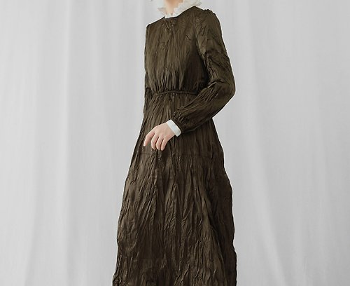 三良洋貨 蒸汽朋克 少女風金屬質感復古褶皺洋裝