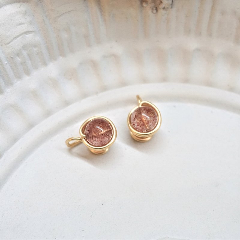 << Gold Frame Ear Clips - Strawberry Crystal >> 6mm Strawberry Crystal (Another Ear Style) - Earrings & Clip-ons - Semi-Precious Stones Pink
