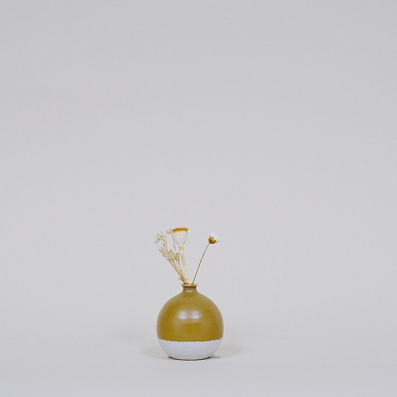 手作りセラミックミニフラワーメープルシロップイエロー - 花瓶・植木鉢 - 磁器 ブラウン