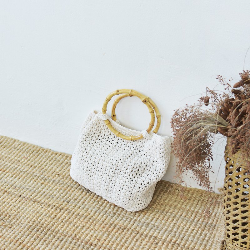 White crochet wooden handle - 手袋/手提袋 - 棉．麻 白色