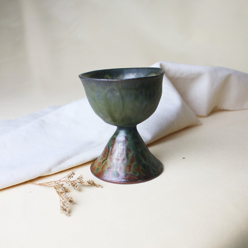 Hand-squeezed Goblet New Color Firewood Fired Pottery Handicraft Works | Kyu Kiln Grey Glaze - แก้วไวน์ - ดินเผา สีเขียว