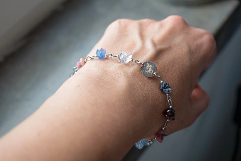 Capricorn gem bracelet: silver 925, obsidian, garnet, tourmaline, agate, quartz - 手鍊/手環 - 寶石 多色