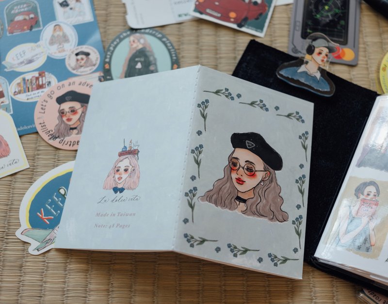 Beret Women's Notebook Passport Size - สมุดบันทึก/สมุดปฏิทิน - กระดาษ 