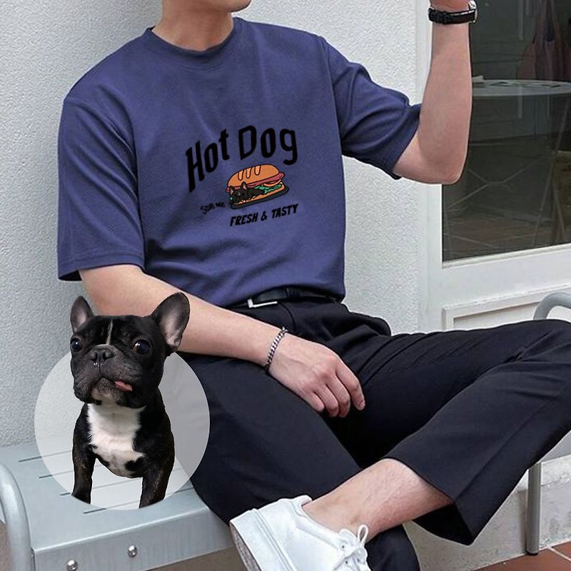 【獨家寵物風格化手繪】萌寵 x Hot Dog  重磅垂感T恤 - 似顏繪/人像畫 - 棉．麻 白色