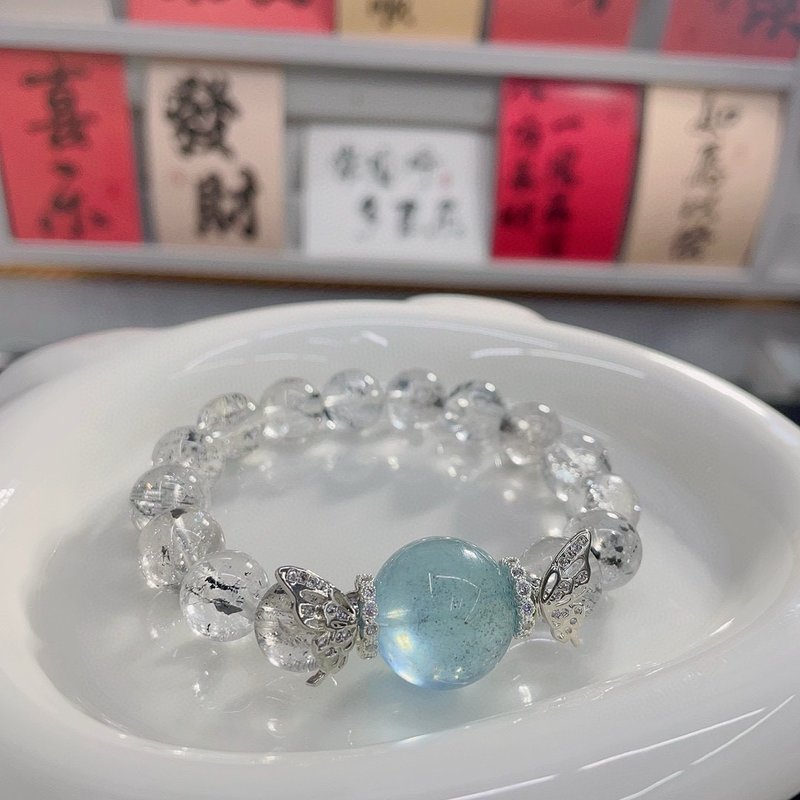 Natural Herkimon Shining Diamond Aquamarine Crystal Butterfly Wings Design Single Circle Bracelet s - สร้อยคอ - คริสตัล ขาว