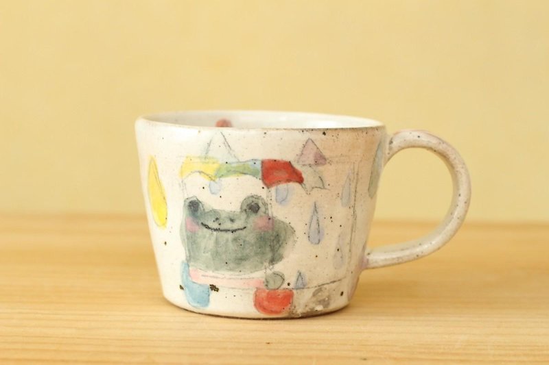 Drinking colorful drop and cup of frog replacing umbrella - Mugs - Pottery White