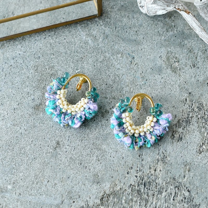 Oval tassel pierced earring /Emerald Purple - ต่างหู - ผ้าฝ้าย/ผ้าลินิน สีน้ำเงิน