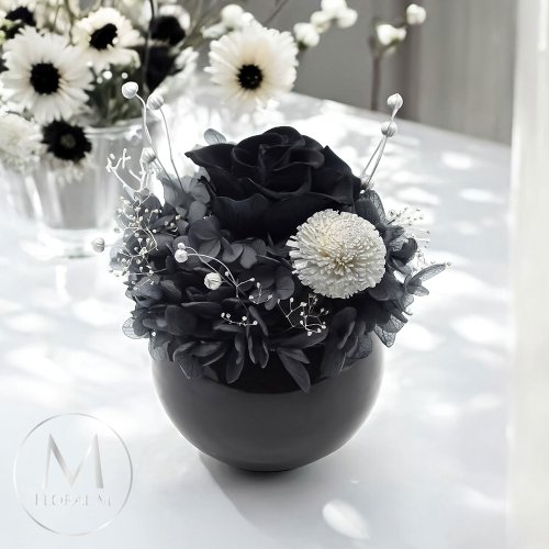 Floral M 花藝 慕尼黑森林永生花禮 (贈送5ml香氛油)