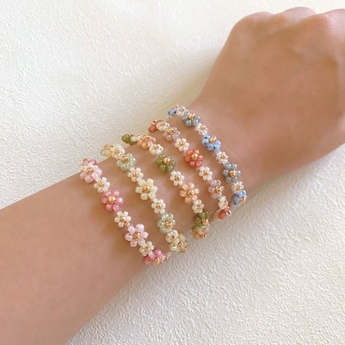 ちみに様printemps ガラスブレス　フラワー　クリア　バングル 人気商品の ちみに様printemps ガラスブレス バングル クリア
