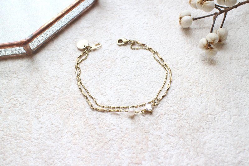 Moon light-Pearl zircon brass bracelet - สร้อยข้อมือ - ทองแดงทองเหลือง หลากหลายสี