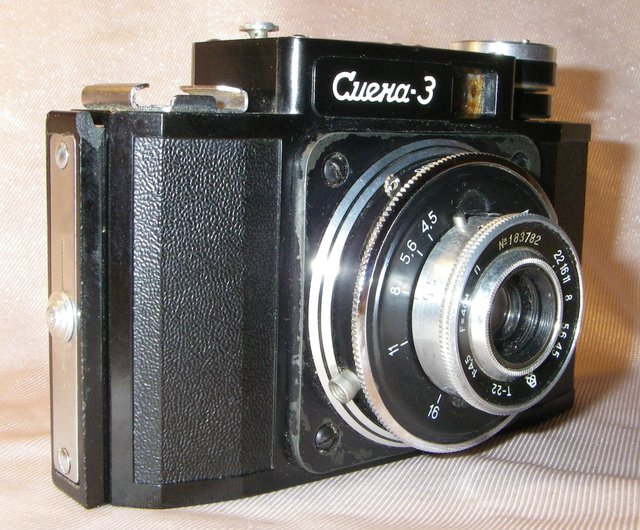 SMENA-3 GOMZ 35mm フィルムカメラ 40mm f4.5 T-22 レンズ ロシア コダック LOMOGRAPHY 希少 - ショップ  geokubanoid カメラ・チェキ - Pinkoi