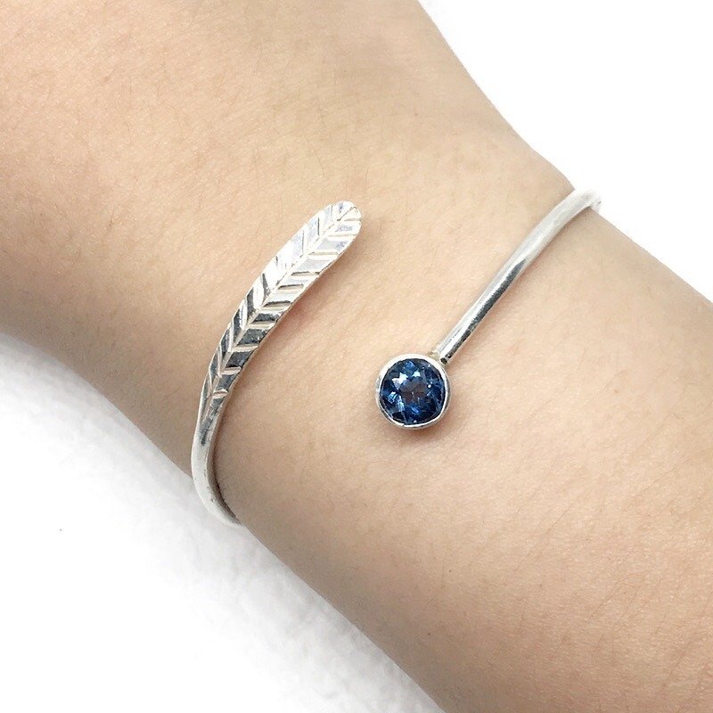 London Blue Topaz 925 sterling silver fine feather design bracelet bracelet Nepal handmade mosaic production - Bracelets - Gemstone Blue