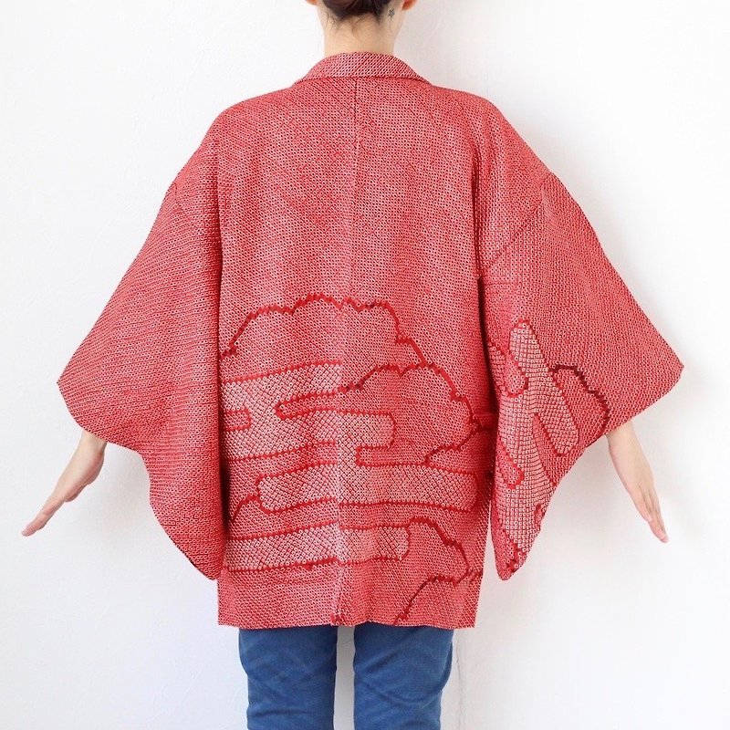 traditional motif SHIBORI kimono, red kimono, Japanese kimono /3903 - 女大衣/外套 - 絲．絹 紅色