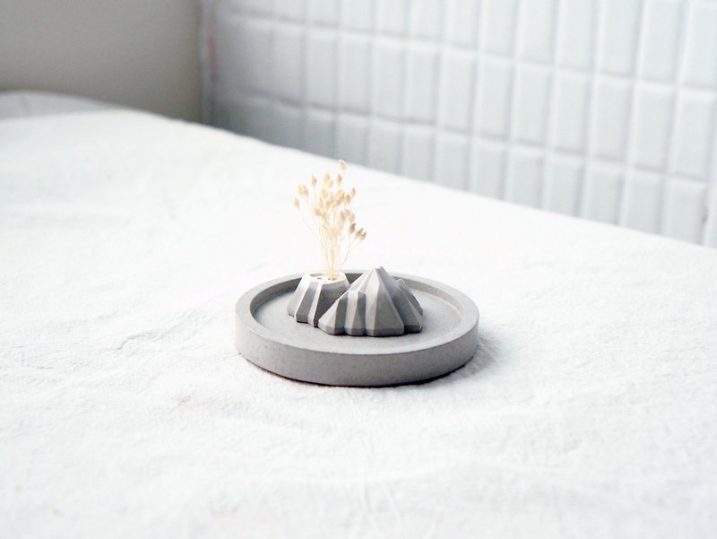 Xiaoshan Mini Incense Holder (Small Base) | Incense Stand/Micro View/Dry Flowers/Ornament/Incense Plate-Designed in Taiwan - น้ำหอม - ปูน สีเงิน