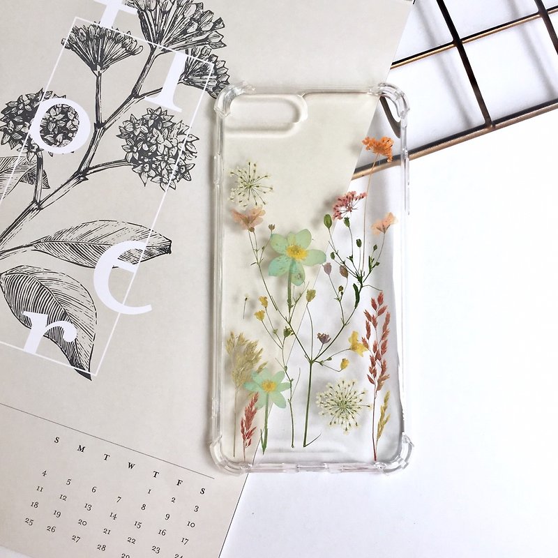 Maiko Rika Dry Flower Phone Case Gift - เคส/ซองมือถือ - พืช/ดอกไม้ หลากหลายสี