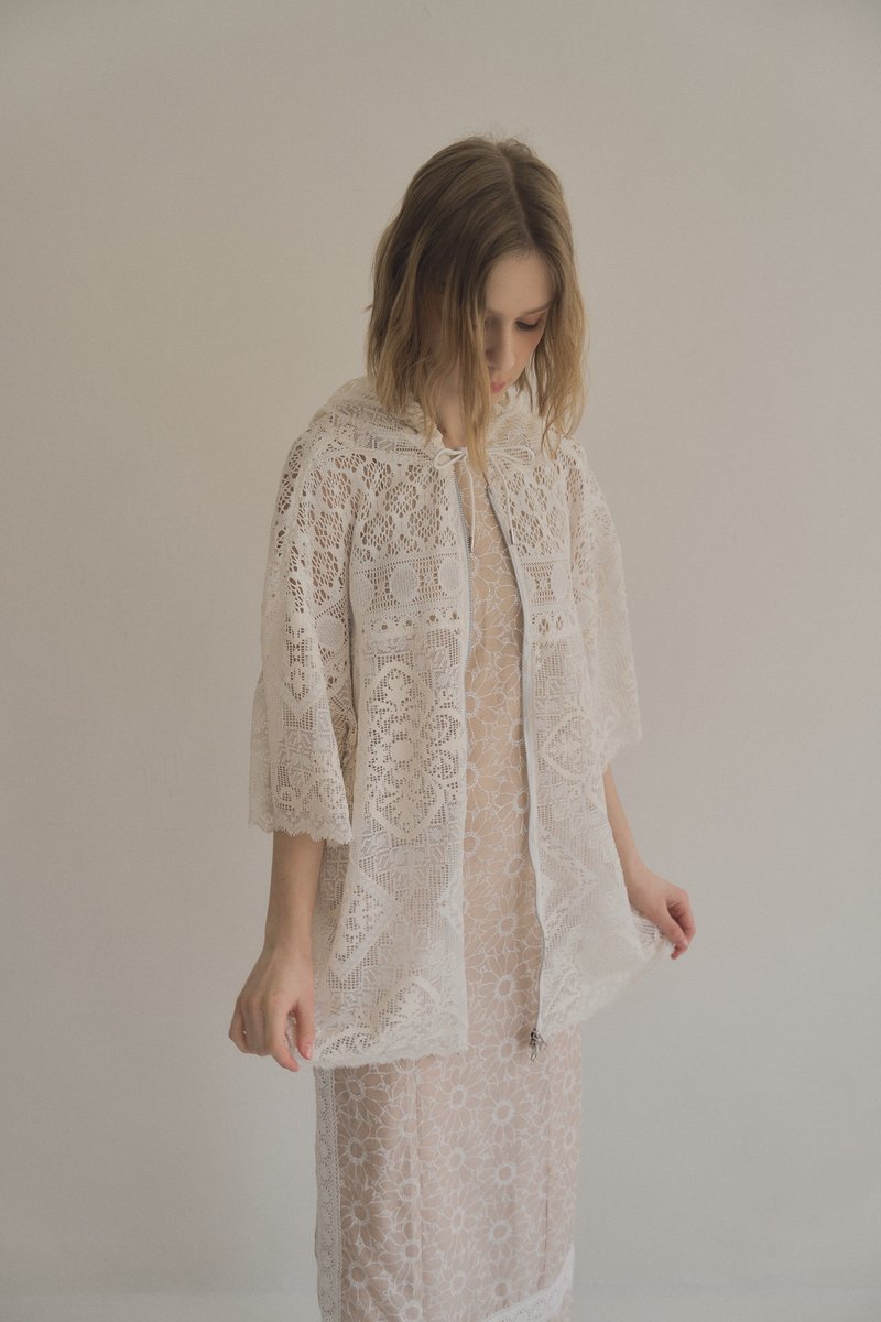 embroidery lace Jacket 日本拼接蕾絲罩衫 white 白 - 女襯衫 - 聚酯纖維 白色