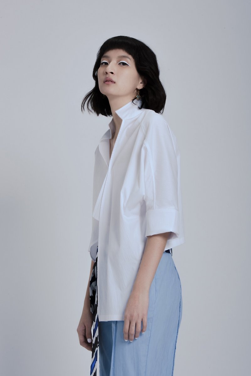 YIBO/白色連袖不對稱罩衫 - 女上衣/長袖上衣 - 棉．麻 白色