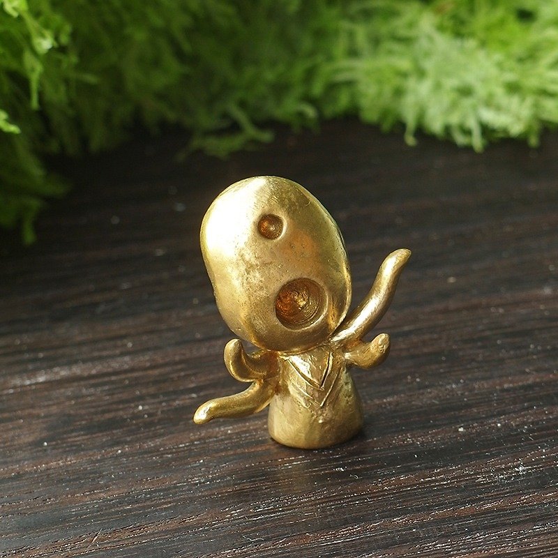 Singing Biao Biao Snapping Little Monster Brass Little Doll / Ornament / Gift - Stuffed Dolls & Figurines - Other Metals Gold
