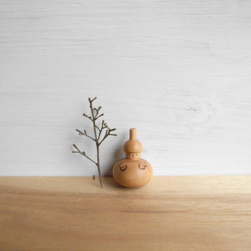 dancing tops ~acorns~ humming - Items for Display - Wood Orange