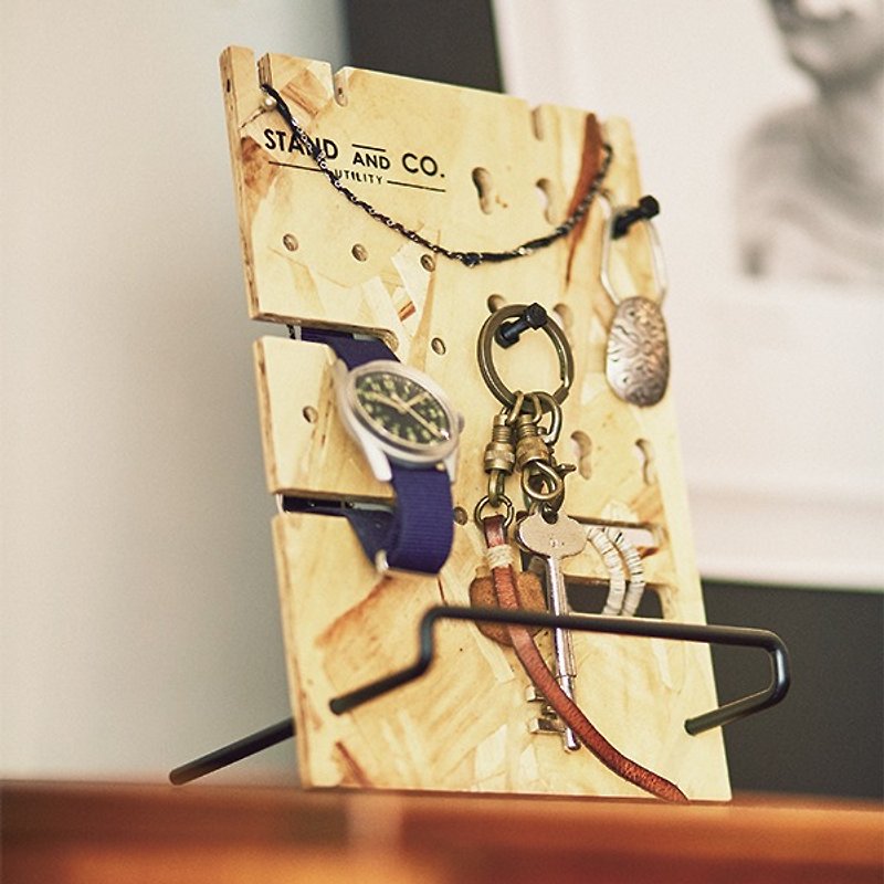 Norton-boy jewelry storage / clock rack - กล่องเก็บของ - ไม้ สีกากี