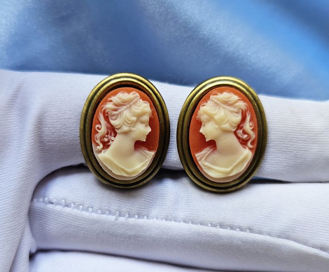 Cameo clip 2025 on earrings