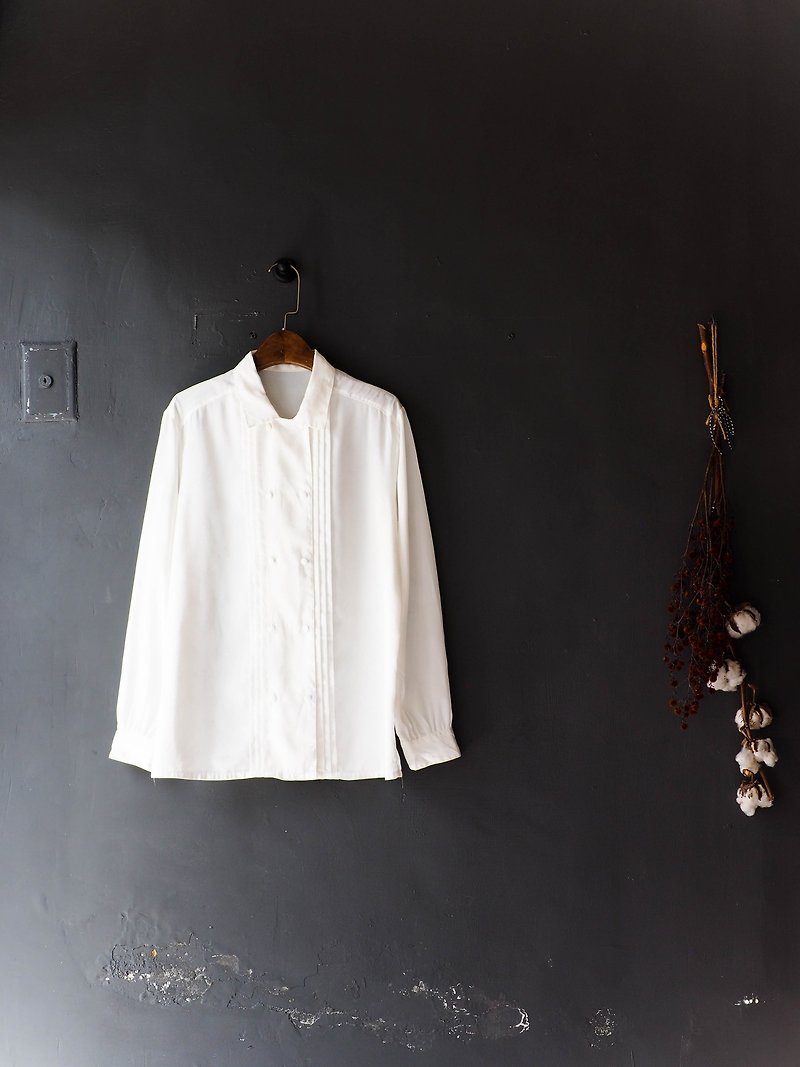 River water mountain - Kagawa buckle classical neat embroidery girl antique silk shirt shirt shirt oversize vintage - Women's Shirts - Polyester White