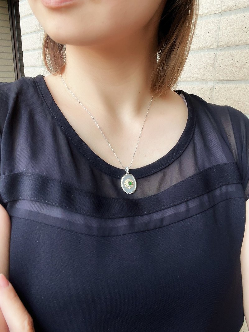 [Princess's Pearl Mirror] 925 light jewelry series. Ice Green Cabochon European Classical Pearl Jade Pendant - สร้อยคอ - หยก สีเขียว