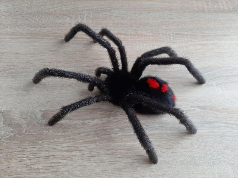 Realistic Tarantula Spider Wall Mount Home Decor Insect Toy Scary Plush Doll - Wall Décor - Genuine Leather 