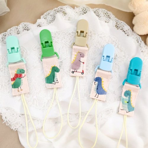 QQ rabbit 手工嬰幼兒精品 彌月禮盒 恐龍日常-5款可選。短版奶嘴鏈