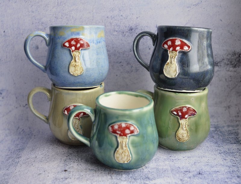 เครื่องลายคราม แก้วมัค/แก้วกาแฟ สีเขียว - Mushroom mug 8oz, handmade ceramic Amanita tea cup, toadstool fairy mug 250ml.