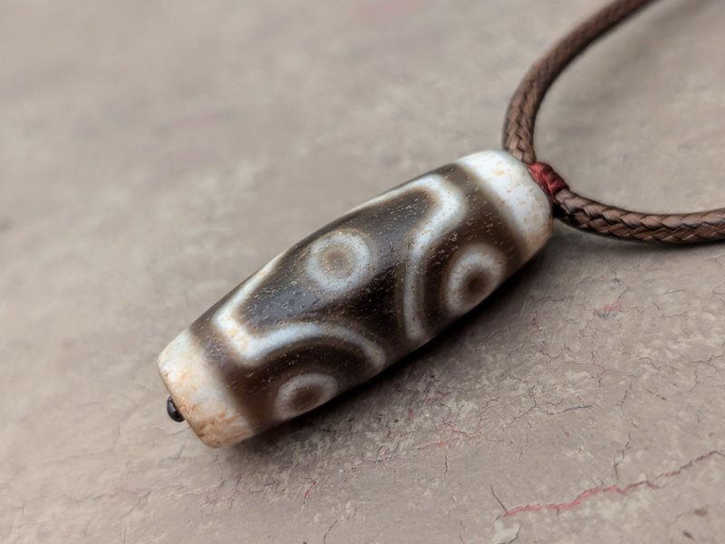 Six 6 eye dzi bead pendant necklace, natural genuine vintage agate Tibetan - Necklaces - Gemstone Khaki