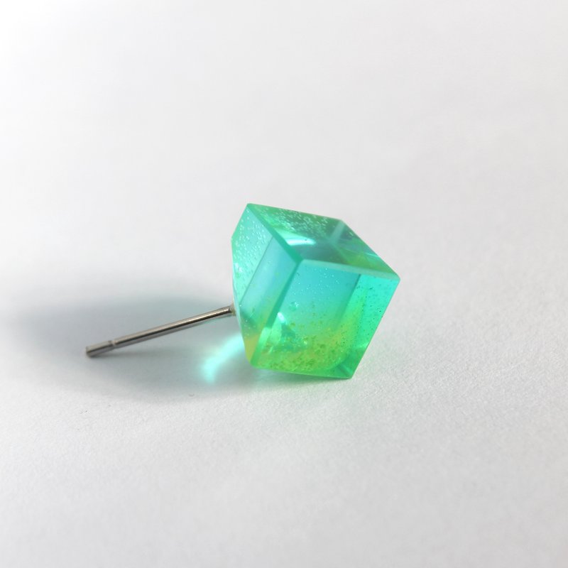 無限寶石 / 時間 - TIME / 冰晶方塊樹脂耳環 - 單隻 - 耳環/耳夾 - 樹脂 綠色