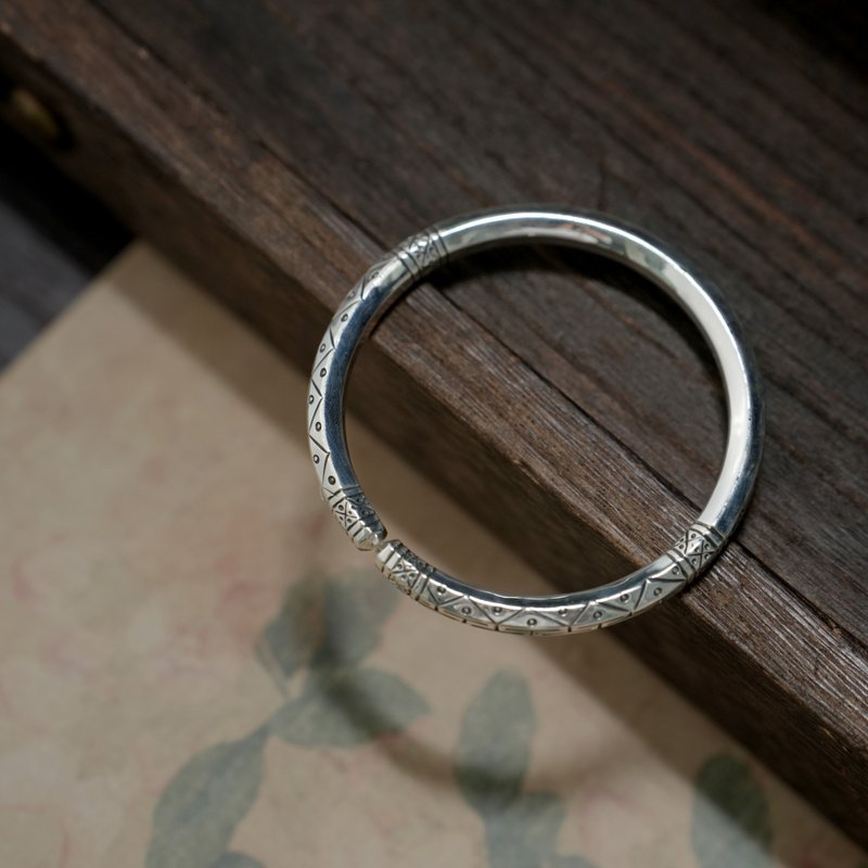 Handmade Silver Chiseled Geometric Pattern Hexagonal Bracelet - Bracelets - Sterling Silver Silver