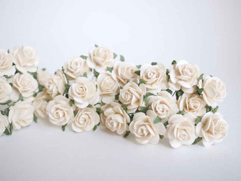 กระดาษ อื่นๆ ขาว - ดอกไม้กระดาษสา, ของชำร่วย,ดอกกุหลาบ,ดอกไม้ประดิษฐ์สำหรับงานแต่งงาน จำนวน 50 ดอก