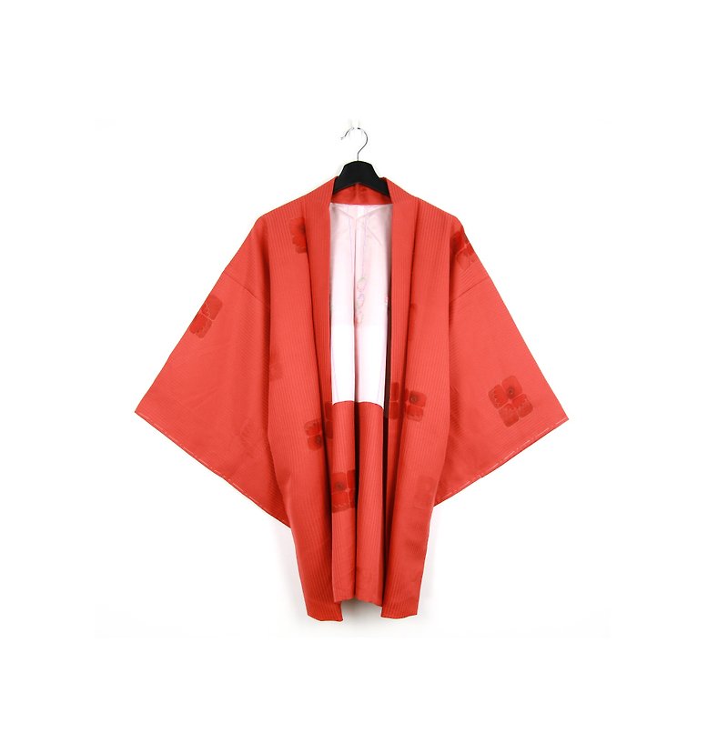Back to Green-Japan brought back feather weaving red / vintage kimono - เสื้อแจ็คเก็ต - ผ้าไหม 