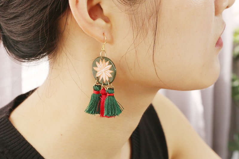 Ethnic style ceramic tassel earrings ear clip sterling silver - ต่างหู - ดินเผา สีเขียว
