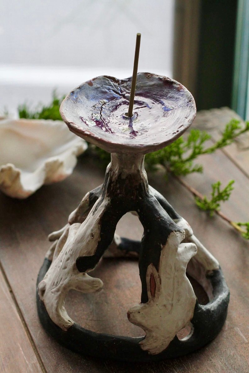 純手捏黑夜裡的兔子派對陶瓷燭台/陶燈 - 香氛蠟燭/燭台 - 陶 多色