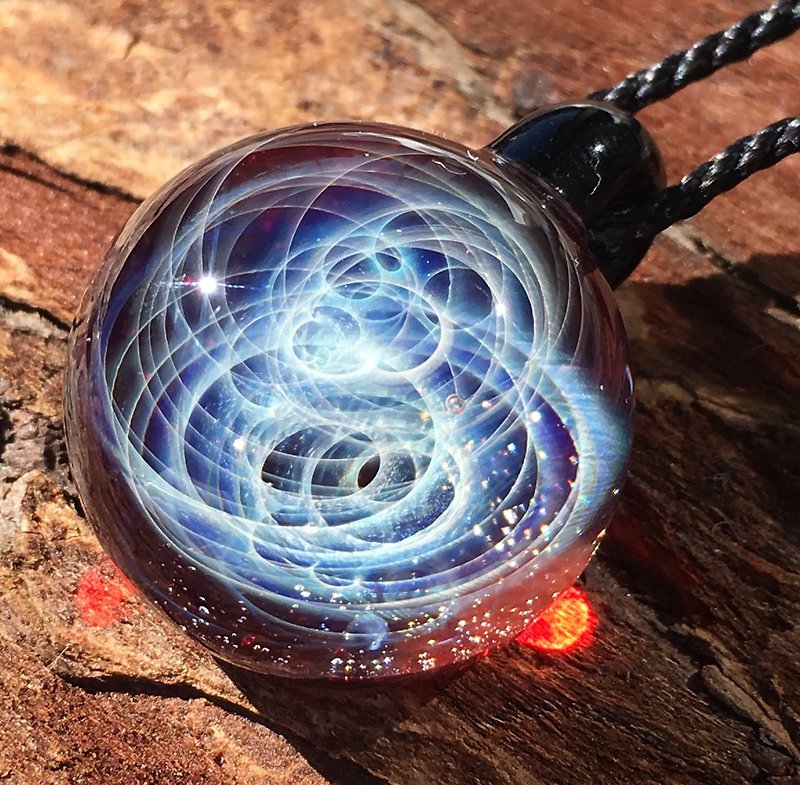 boroccus  A galaxy  A nebula  The solid design  Thermal glass pendant. - Necklaces - Glass Multicolor