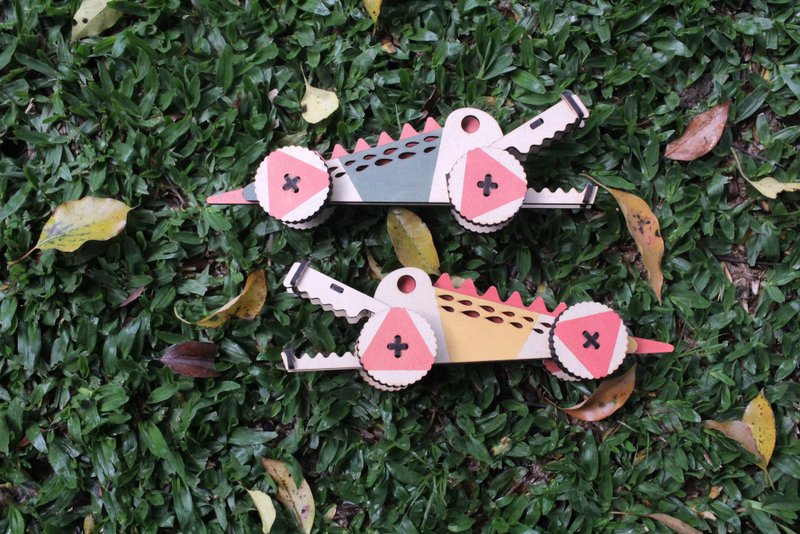 Mechanical toy - crocodile - Kids' Toys - Wood Multicolor