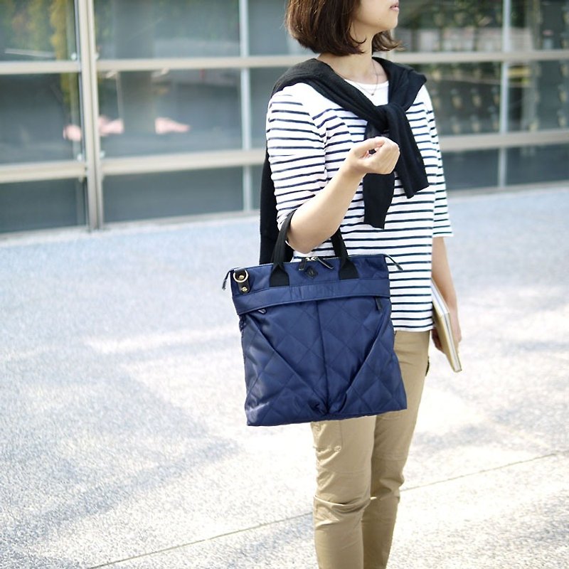 Japanese Plaid Waterproof Handbag / Cross Body Bag Made in Japan by CLEDRAN - กระเป๋าแมสเซนเจอร์ - เส้นใยสังเคราะห์ 