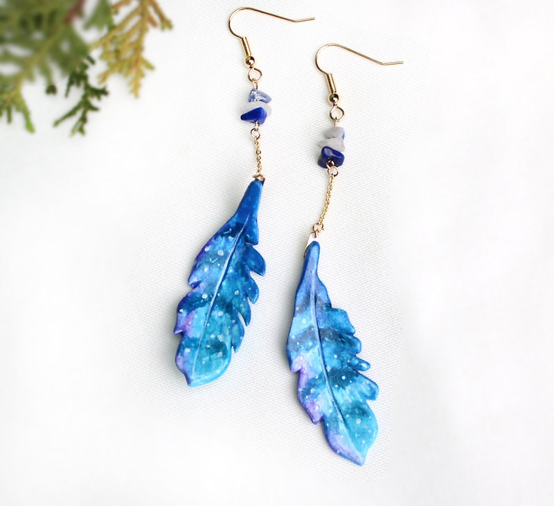 [Feather Leaf Series] Midnight Blue Feather Earrings / Leaf Earrings / Fairy - Earrings & Clip-ons - Clay Blue