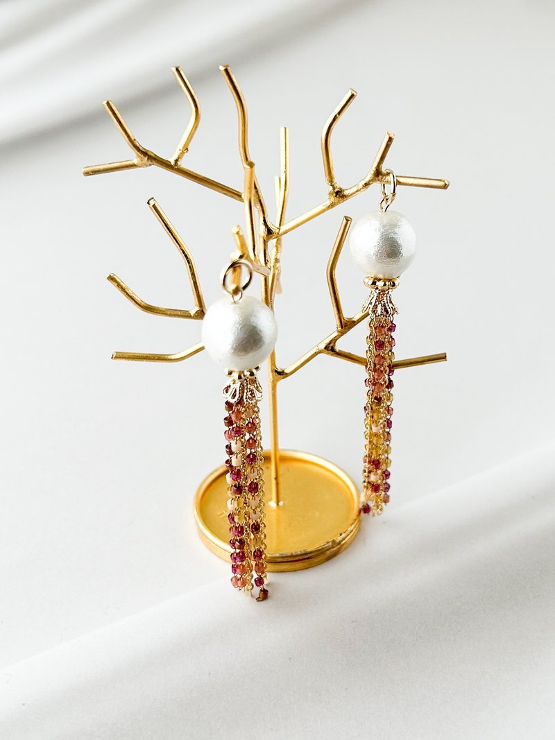 [Wine Red] Cockricolor tassel-style Clip-On with cotton pearls and long charms that swing and sway - Earrings & Clip-ons - Copper & Brass Purple