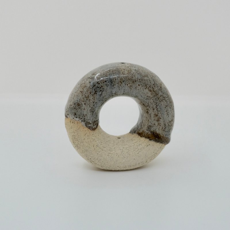 手工陶瓷冬甩線香插 - 擺飾/家飾品 - 陶 咖啡色