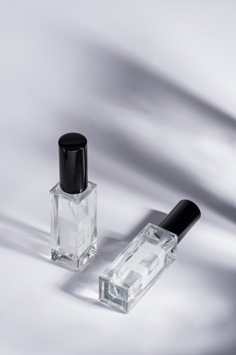 Thematic Eau de Parfum - Minimalist 30ml - น้ำหอม - วัสดุอื่นๆ สีใส