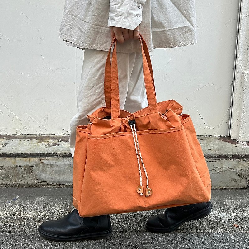 Wagamama Tote Orange KONBU Water-repellent nylon tote bag - กระเป๋าถือ - ไนลอน สีส้ม