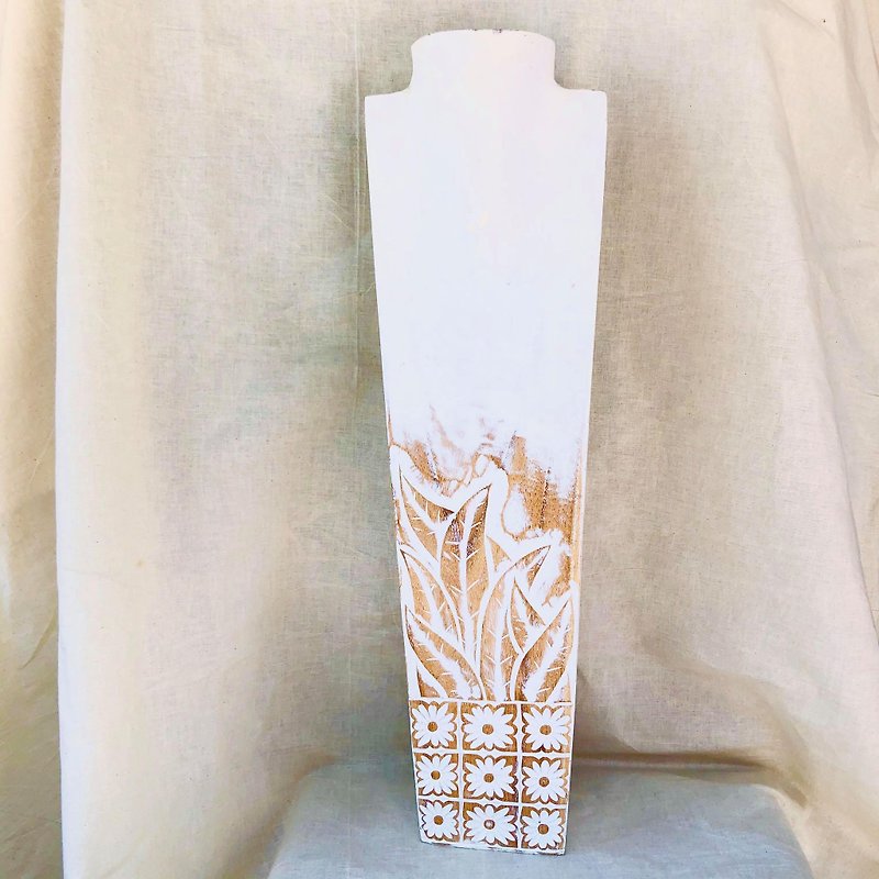 美國老物 米白色搭金色立體浮雕花葉印人體造型原木飾品架/擺飾 - 裝飾/擺設  - 木頭 白色