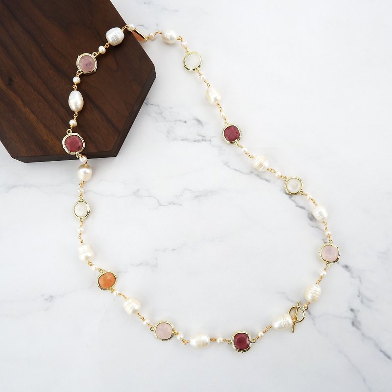 Pink tone Freshwater Pearl and Pendant Long necklace - Necklaces - Precious Metals Pink